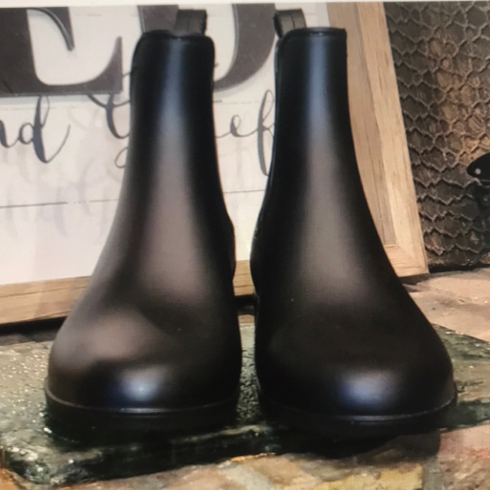 Storm by cougar Celeste raim boots